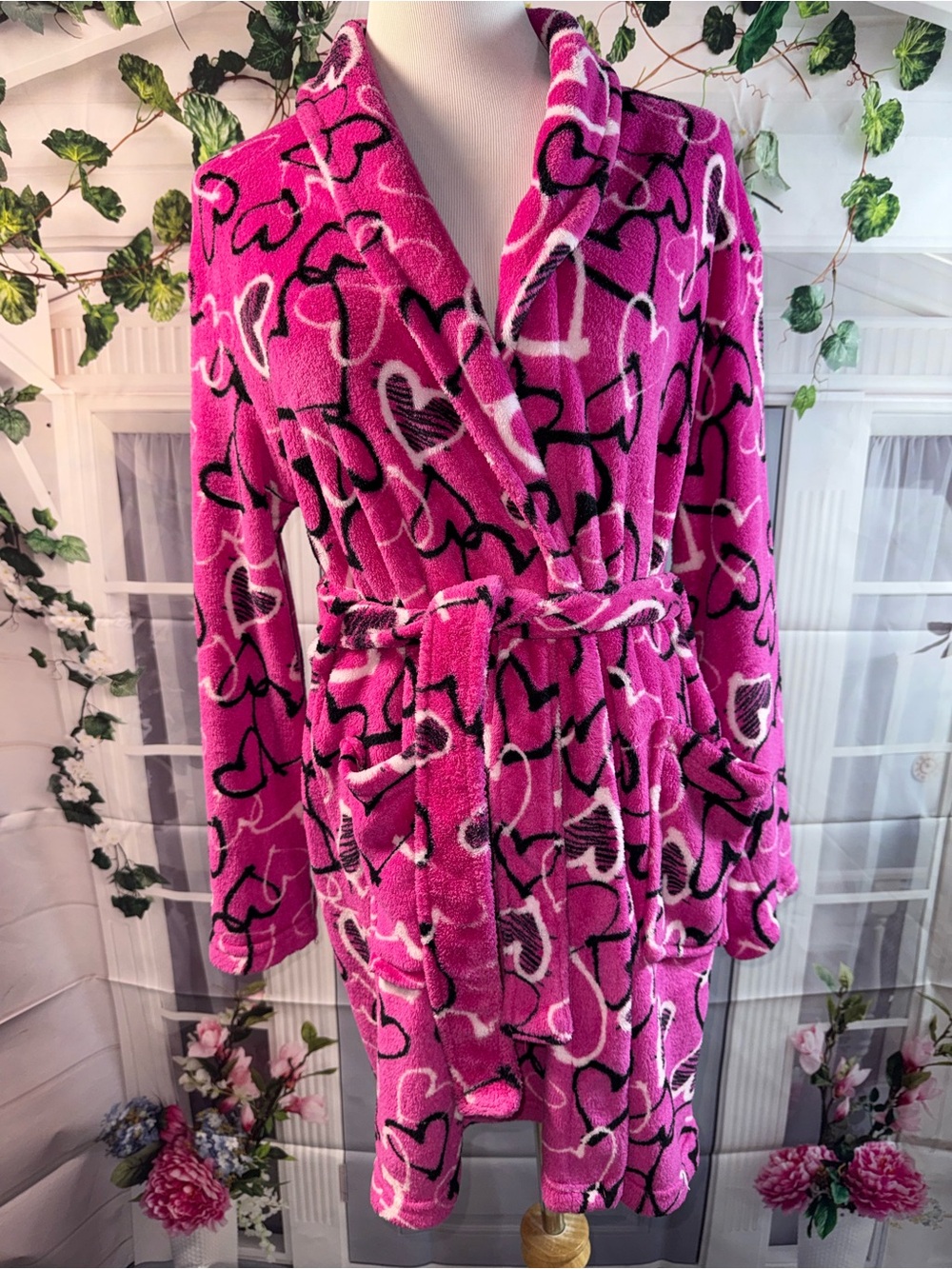 1100-Plush Heart-Print Robe in Hot Pink with Belted Waist